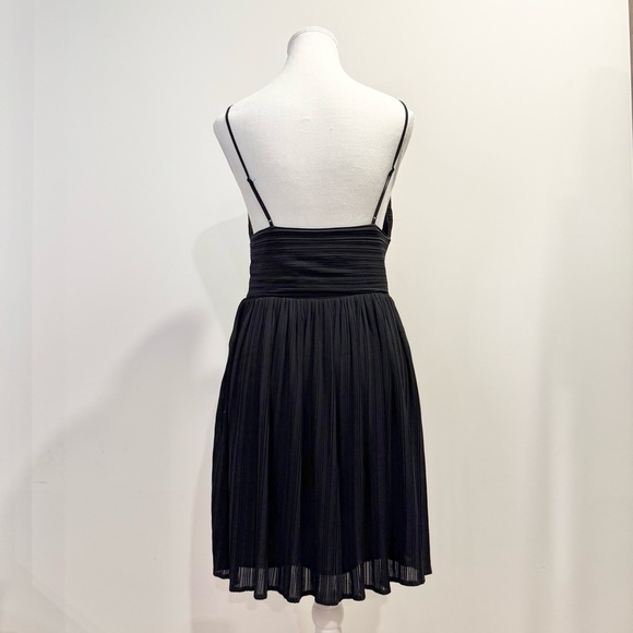 Dynamite | women's small v-neck pleated flowy Black Mini Dress twist front - Picture 4 of 6